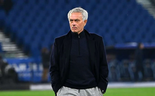 Số tiền đền bù mà Jose Mourinho nhận sau khi bị sa thải từ Roma là bao nhiêu?