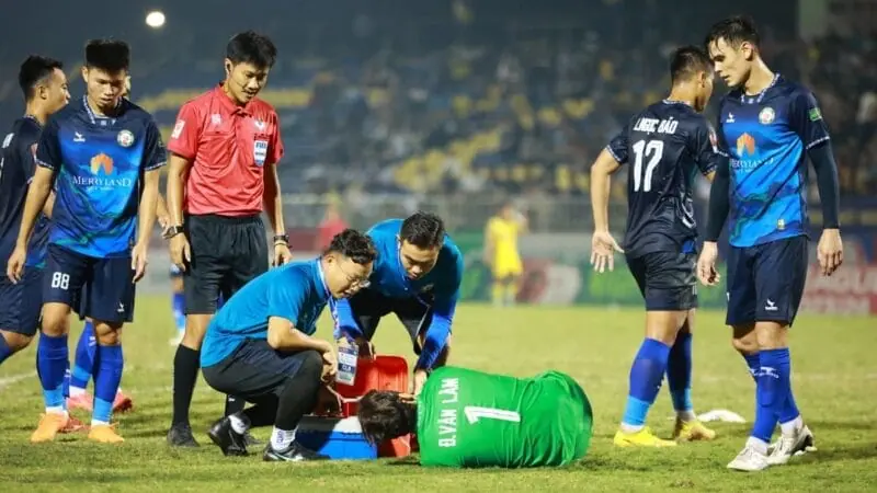 Văn Lâm gặp chấn thương nặng hơn dự tính, không chắc chắn tham gia VL World Cup